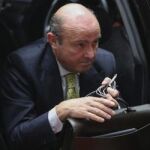 Luis de Guindos llega a la reunión de ministros de Economía y Finanzas de la Unión Europea (Ecofin) en Bruselas.