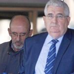 Eustaquio Iglesias, en primer plano y Juan José Cossío