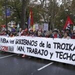 Pancarta de cabecera de las Marchas por la Dignidad que han arrancado pasadas las cinco de la tarde desde Atocha camino de la Puerta del Sol.