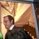 La puerta del garaje de la casa familiar del ex presidente recibió tres disparos. Uno de los balines fue recogido por los Mossos d'Esquadra, que están investigando su procedencia