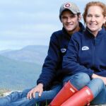 El jinete José Bono junto a su madre, Ana Rodríguez, en el transcurso de la Discovery Challenge