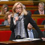 La vicepresidenta Ortega, ayer durante la sesión de control en el Parlament