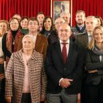 Jesús Julio Carnero, junto a los representantes de las ONG beneficiadas