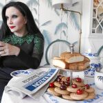 A Alaska se la puede ver en la serie «El Tea Party de Alaska y Mario»