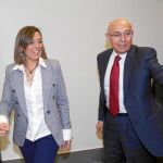 La consejera de Familia e Igualdad de Oportunidades, Milagros Marcos, y el presidente de FEAPS, Juan Pérez