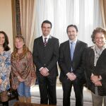 La alcaldesa, Rita Barberá y la concejal de Comercio, Mª Jesús Puchalt, junto a los presidentes de la Asociación de Comerciantes del Centro