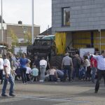 El conductor perdió el control y embiste contra la multitud