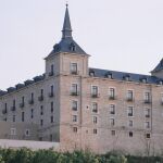 La forma más mágica de recorrer España: celebra el sol en Paradores.