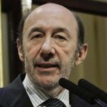 Rubalcaba elogia al Rey y dice que ha garantizado la integridad del Estado