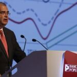 El expresidente del Banco Popular Ángel Ron está también investigado en la causa