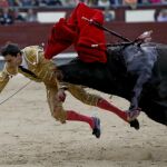 Instante de la cornada a Paco Ureña el pasado viernes
