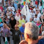 Cañamero, ayer, durante la marcha en La Línea, que apenas logró reunir a 400 personas