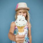 El placer de comer helados, un tentempié tan refrescante como saludable