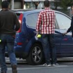 El detenido ha sido trasladado a los juzgados de Plaza de Castilla en un coche policial camuflado.