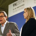 El presidente de la Generalitat, Artur Mas, comparece junto a la vicepresidenta, Joana Ortega, para valorar la jornada del 9 N.