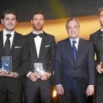 Cristiano Ronaldo, Casillas, Xabi Alonso, Florentino Pérez, Sergio Ramos y Marcelo, ayer, en la Gala de la FIFA