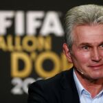 Heinckes recibe el galardón al mejor entrenador