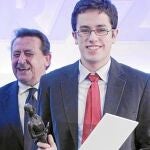 Óscar Rivero fue el ganador del Premio Ussía al Estudiante del Año en 2012