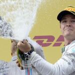 Los Mercedes de Rosberg y Hamilton fueron los más rápidos en carrera, pese a que no estaban en la primera línea de salida