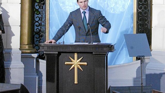 La Iglesia de la Cienciología llegó a Madrid en 2004 y fue inaugurada por uno de sus principales embajadores: Tom Cruise, quien aseguró deberle todo lo que es «como hombre, padre y artista».