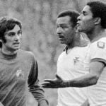 Coluna, entre otros dos mitos fallecidos, Best y Eusebio