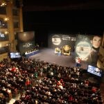 Vista del Teatro Real durante el sorte de Navidad