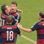 Muller celebrando su gol.