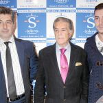 «Jaime Ostos sorprendió paseando con sus hijos, Jaime y Jacobo»