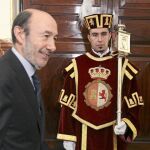 El líder del PSOE se viene arriba: «Estamos fuertes»