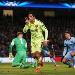 Suárez celebra el segundo gol del Barça