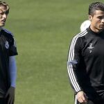 Un empate y dos derrotas consecutivas han puesto al Real Madrid al borde de la crisis