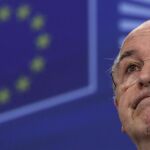 El comisario europeo de Competencia, Joaquín Almunia, da una rueda de prensa el pasado día 18 de diciembre