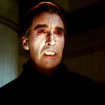 Christopher Lee como Drácula