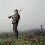 Miguel Delibes, en 1993, con sus ropas de cazador, una afición que siempre defendió