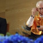 Herman van Rompuy ha sido investido doctor "honoris causa"por la universidad CEU-San Pablo, un acto en el que el jefe del Ejecutivo, Mariano Rajoy, ha sido el encargado de pronunciar la "laudatio".