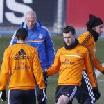 «El Expreso de Cardiff» se entrenó ayer con cinta adhesiva en el gemelo que le ha impedido jugar los últimos partidos