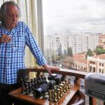 Alberto Vázquez-Figueroa: «Los escritores son aburridísimos con sus luchas de egos»