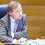 El conseller de Hacienda, Juan Carlos Moragues, ayer en Les Corts