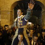 Jesús Duque, ayer por la Puerta Grande en Valencia