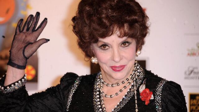 La actriz Gina Lollobrigida, estrella dentro y fuera de su país, Italia