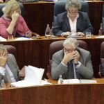 El consejero de Sanidad pide perdón por carta a la auxiliar y su marido