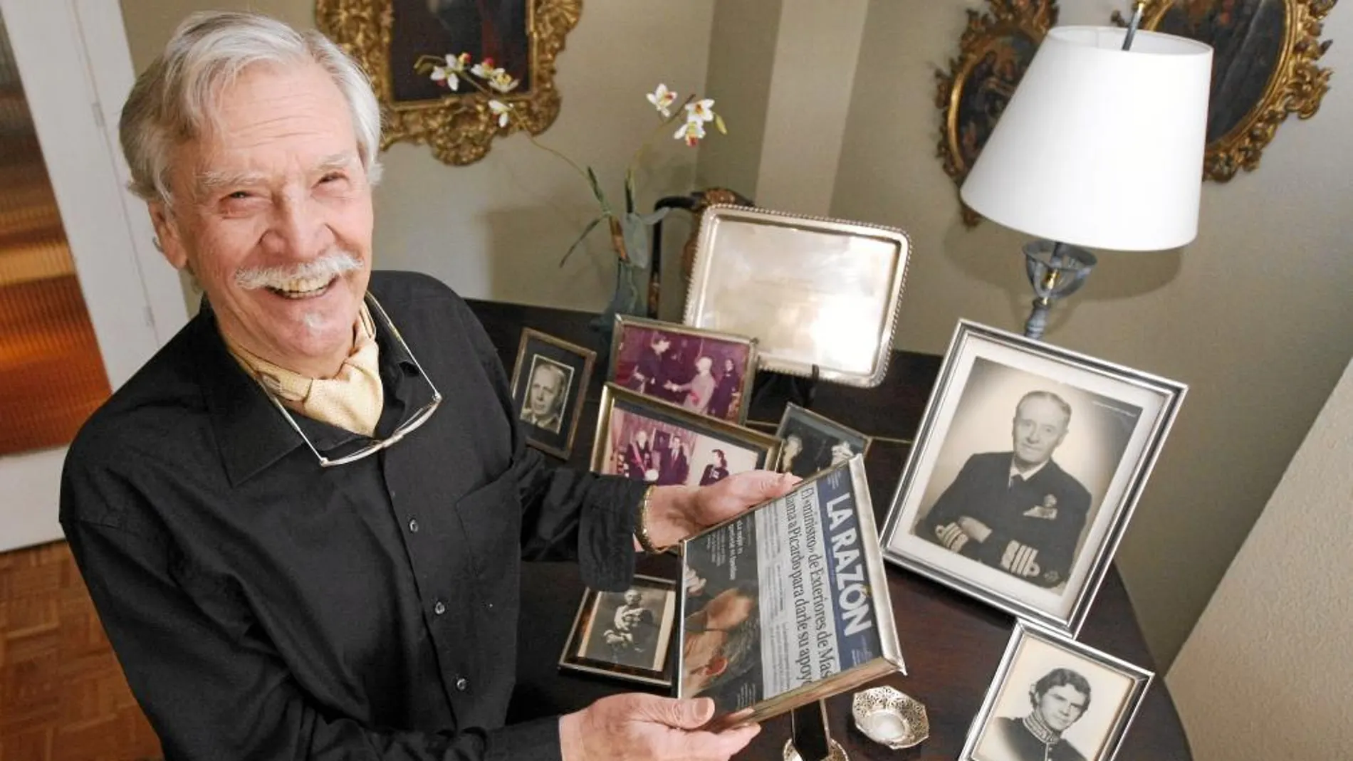 El diplomático Erik Martel