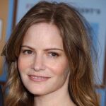 Jennifer Jason Leigh