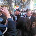 Gómez salió del Pleno para apoyar las protestas del exterior y denunció que se eliminó la cobertura para evitar que los diputados estuvieran informados