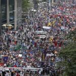 Cientos de miles de manifestantes se han dado cita en las calles de Nueva York en la marcha contra el cambio climático.
