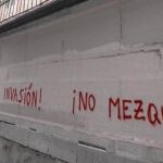 En La Monumental se han visto pintadas en contra del proyecto