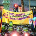 Las pancartas llamaban a desobedecer las sentencias en contra de la inmersión lingüística