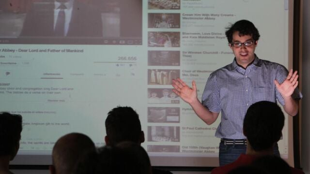 La primera escuela de enseñanza de formación universitaria en artes escénicas tiene una nueva sede de 8 mil metros cuadrados en el centro de Madrid.