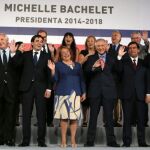 Michelle Bachelet posa con su gabinete hoy en Santiago de Chile