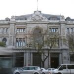 El Gobierno califica de «noticia espectacular» la bajada de la prima